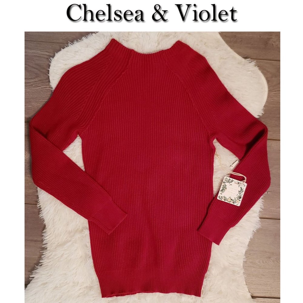 Chelsea & Violet Sweater NWT Size Medium🤩